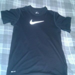 Black nike t-shirt